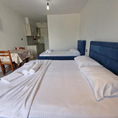 Petrefi Apartments Ksamil Eksteriør billede