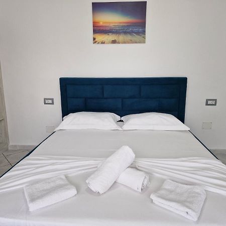 Petrefi Apartments Ksamil Eksteriør billede