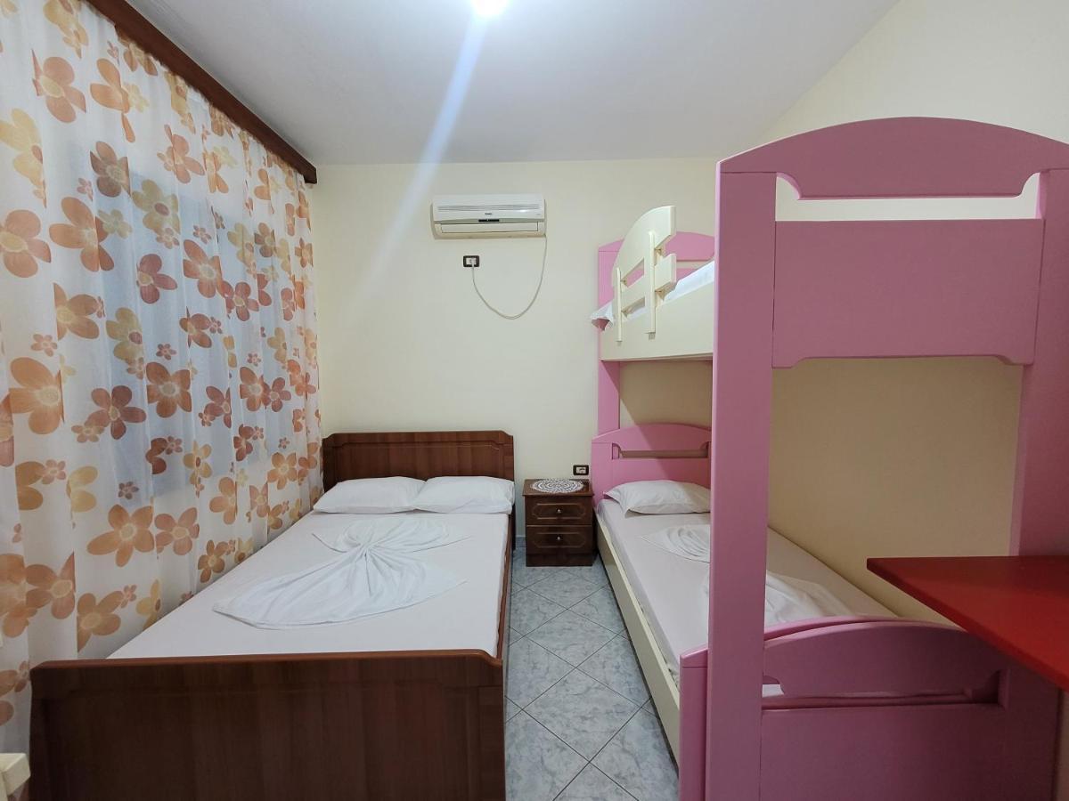 Petrefi Apartments Ksamil Eksteriør billede