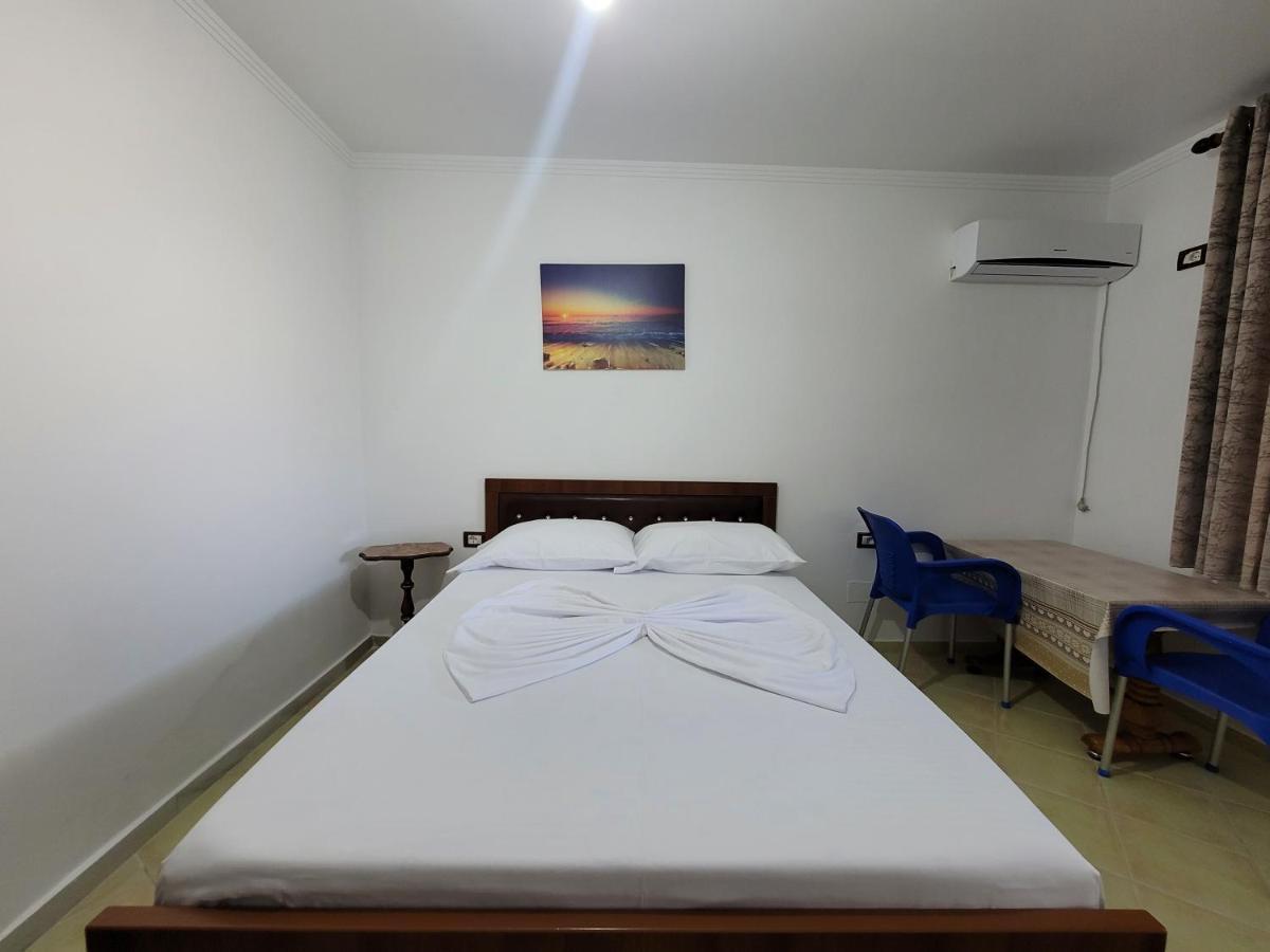 Petrefi Apartments Ksamil Eksteriør billede