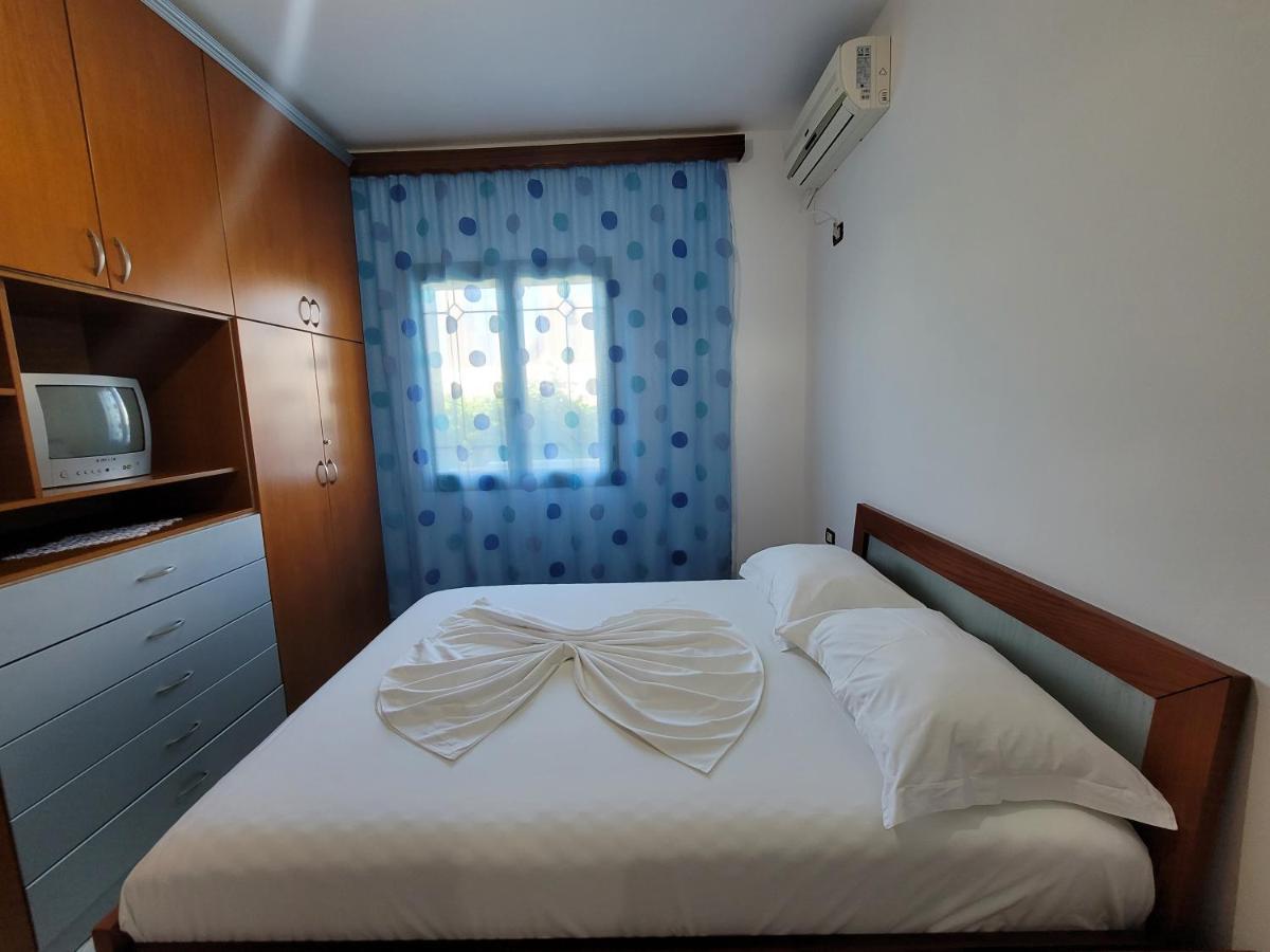 Petrefi Apartments Ksamil Eksteriør billede