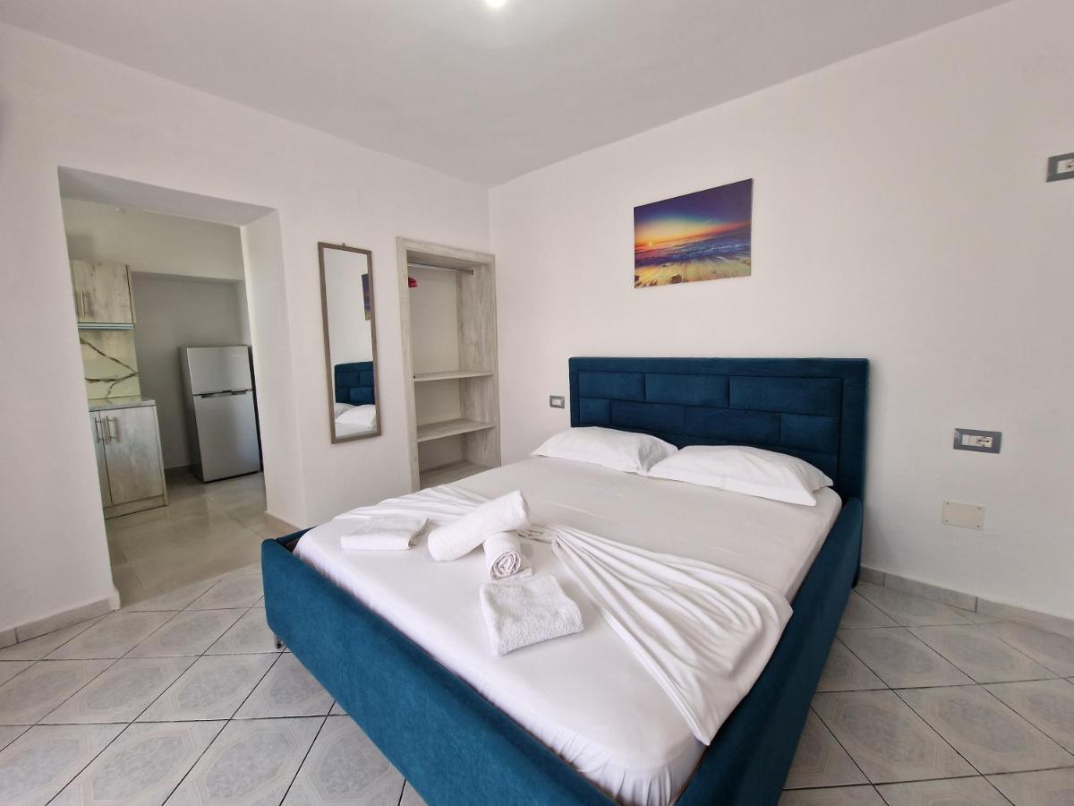 Petrefi Apartments Ksamil Eksteriør billede