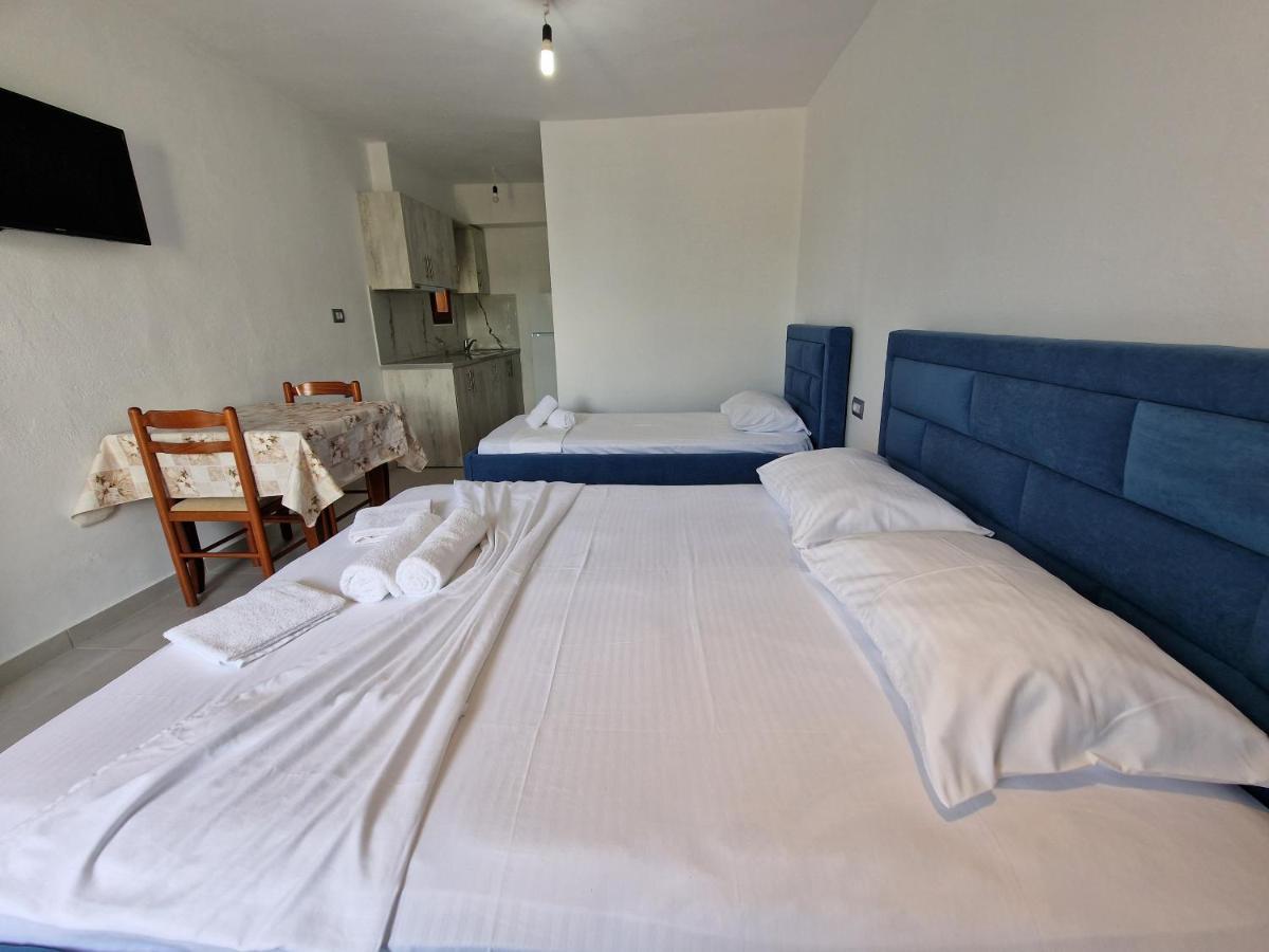 Petrefi Apartments Ksamil Eksteriør billede