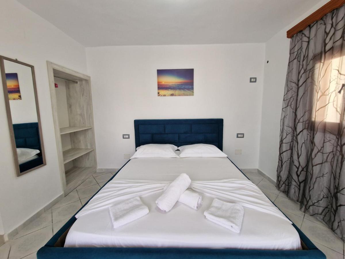 Petrefi Apartments Ksamil Eksteriør billede